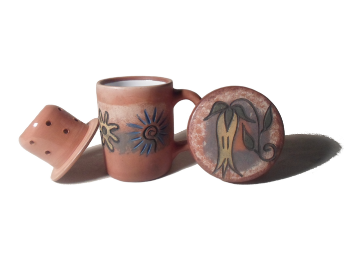 Ceramic tea mug with infuser